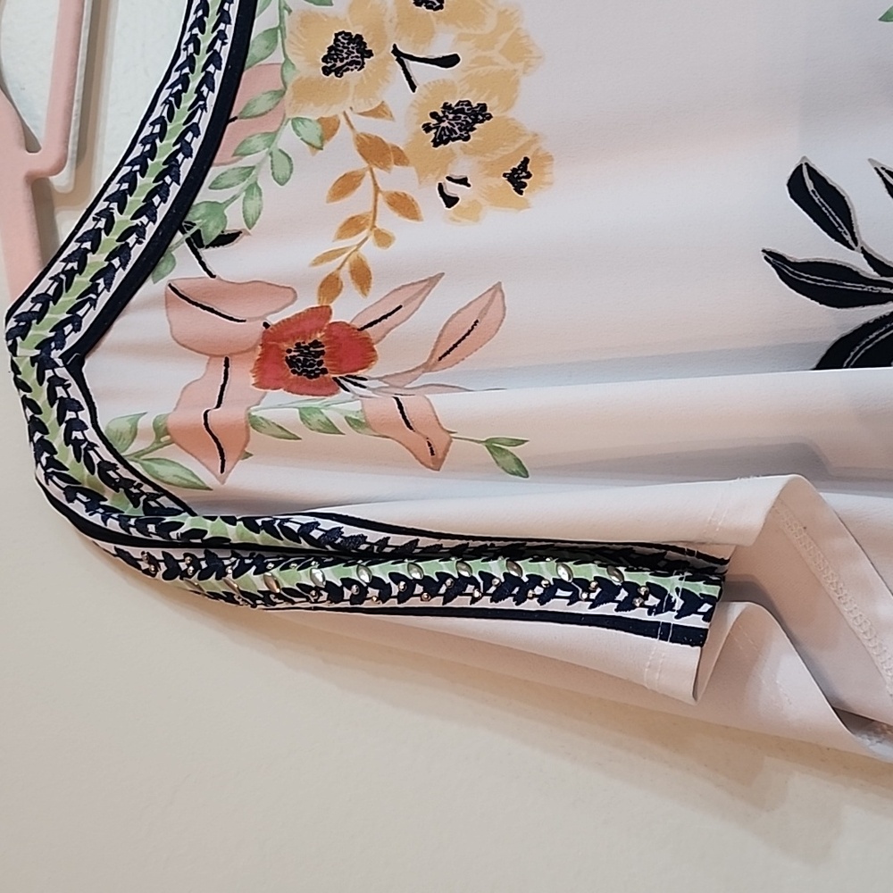 JM Collection Floral Tunic - Picture 5 of 6